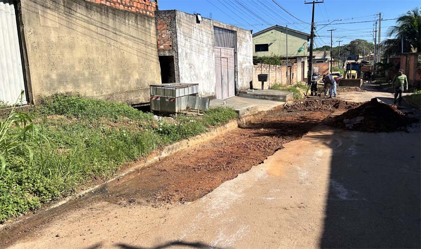 Tapa-buraco melhora segurança no bairro Nova Esperança
