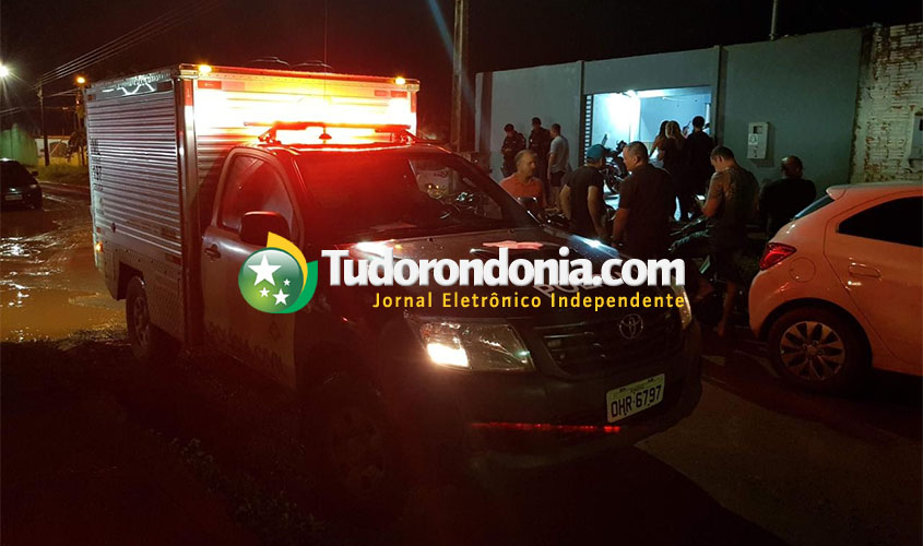 Comerciante é crivado de balas na frente da esposa em distrito de Porto Velho