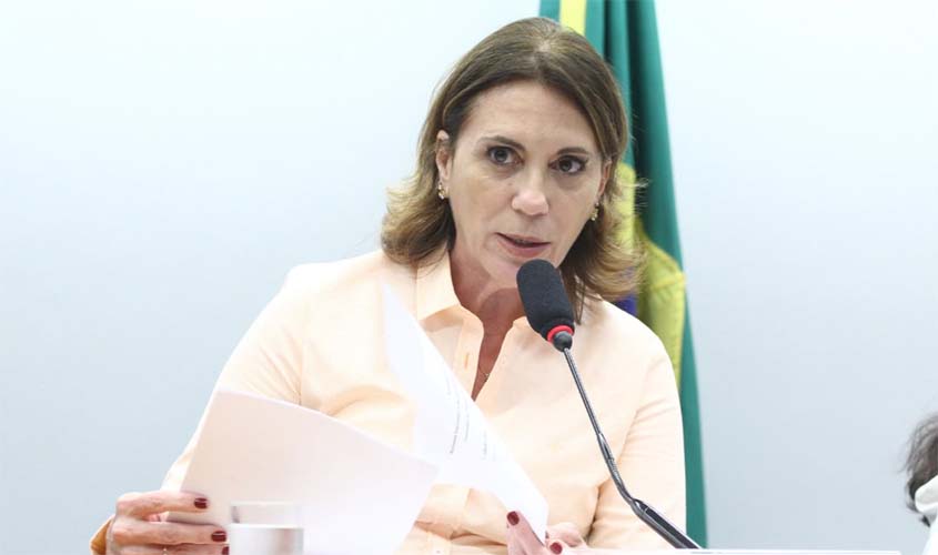 Deputada do PL pede remédio contra câncer de mama no SUS