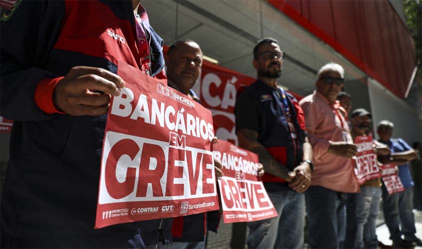 Bancários fazem paralisação nacional nesta quinta-feira