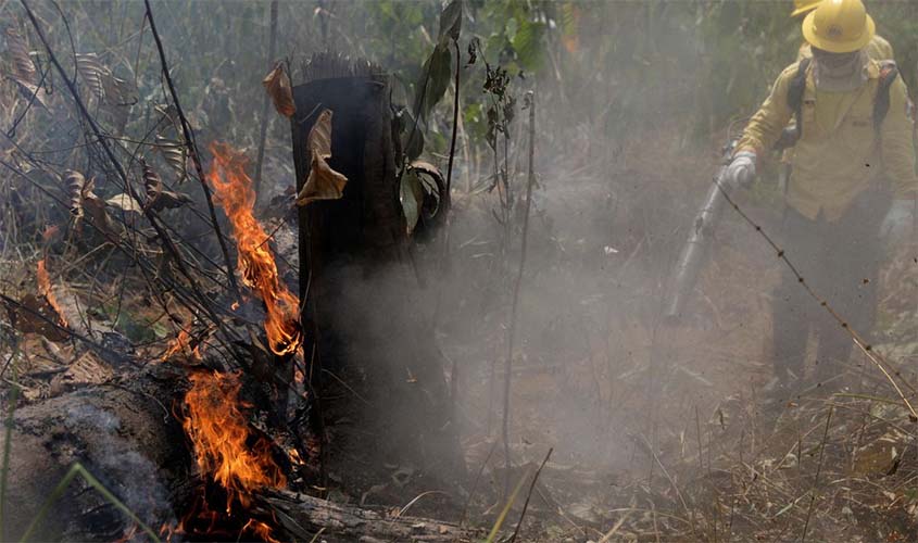 Operação contra incêndio na Amazônia pode ser prorrogada por um mês