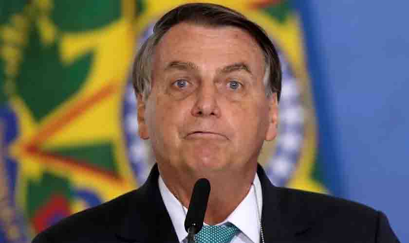 MPF discute denúncia de invasão de ETs que criaram réplicas de Bolsonaro