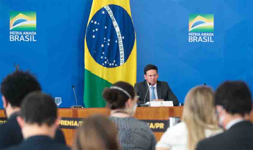 Ministro diz que Auxílio Brasil terá reajuste de 20%