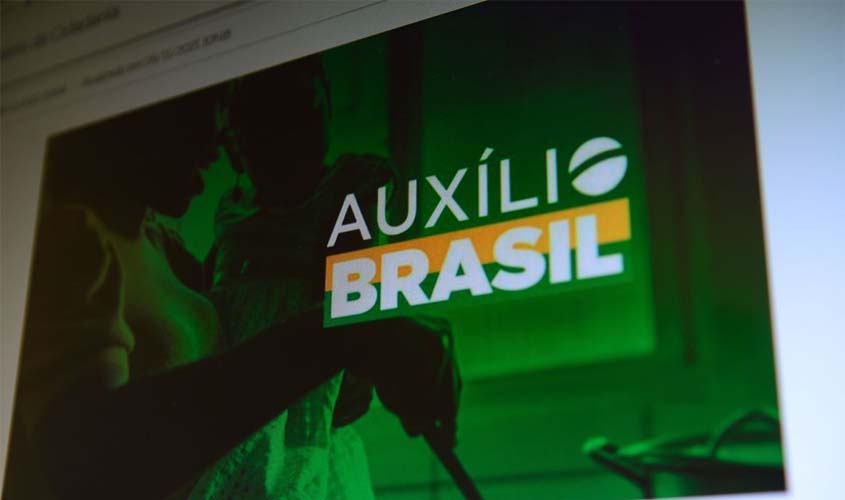 Auxílio Brasil é pago a beneficiários com NIS de final 7