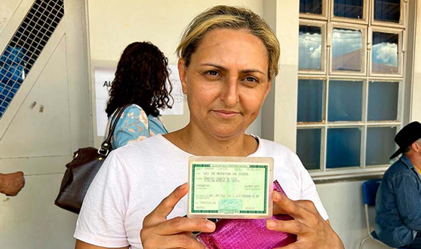 Justiça Itinerante: mulher que quer se chamar Lei procura mutirão para alterar registro