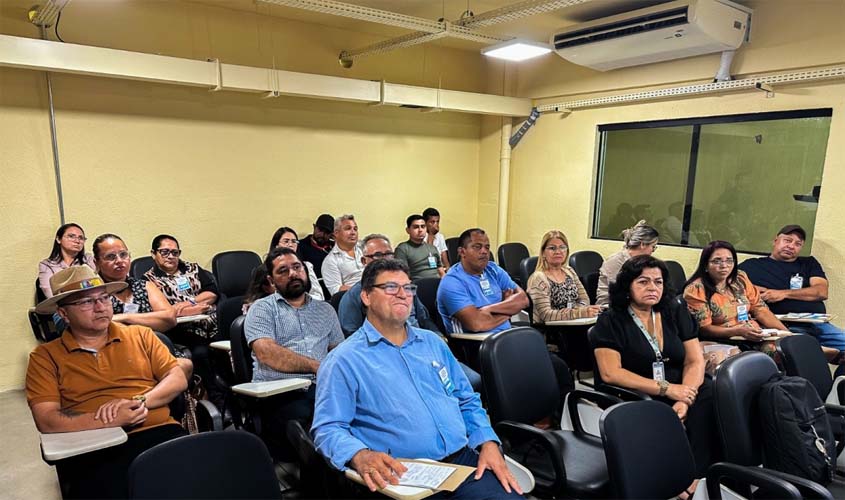 Prefeitura promove qualificação de gestores distritais