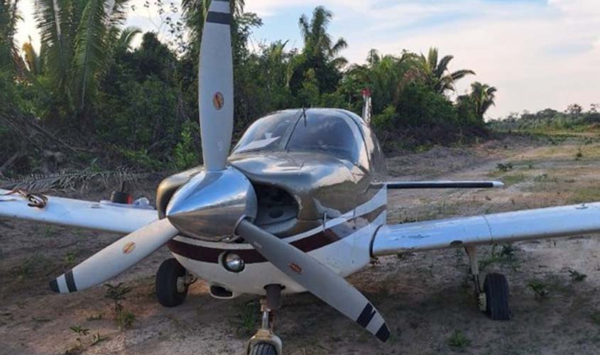 PF apreende avião com meia tonelada de droga em RO