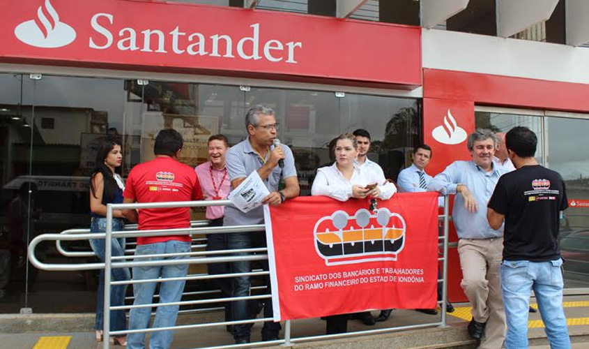 Bancários em RO paralisam atividades em protesto contra desrespeito do Santander