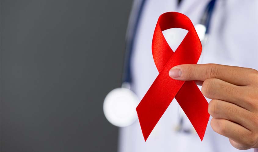 Dezembro Vermelho: cresce número de casos de AIDS entre jovens de 15 a 24 anos