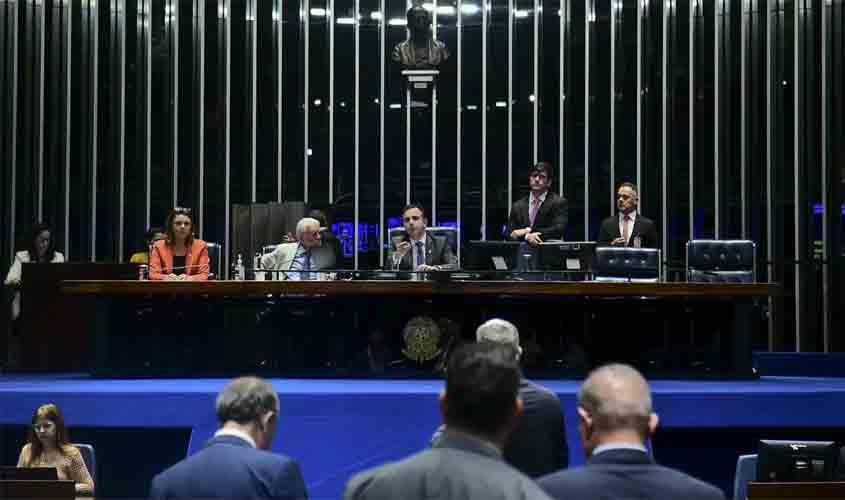 Senado aprova PEC do corte de gastos e restrição do PIS/Pasep