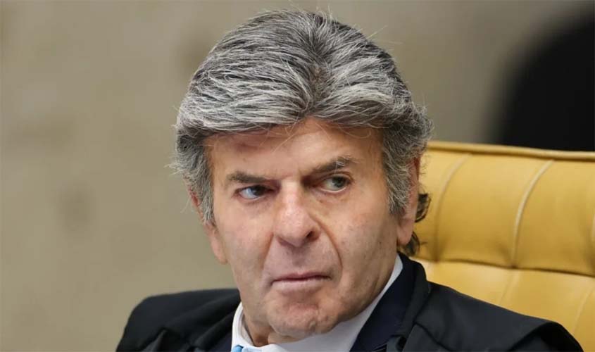 Fux suspende bloqueio de bets a beneficiários sociais