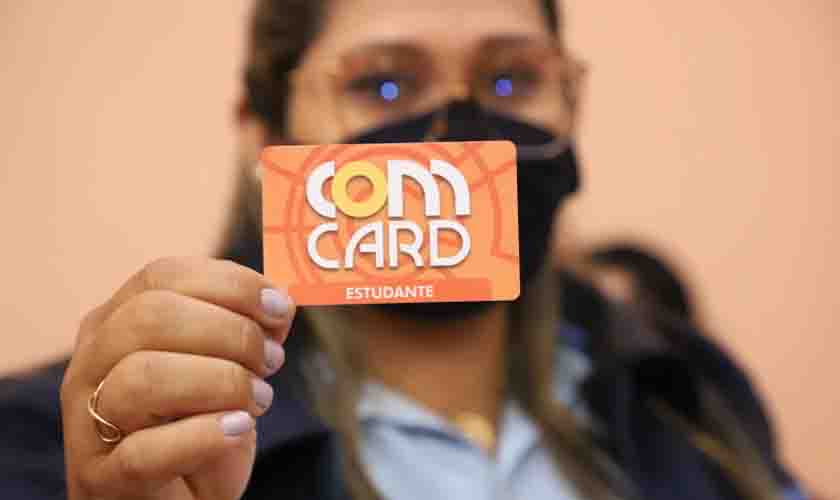 Estudantes devem buscar atendimento para confecção do cartão COM Card