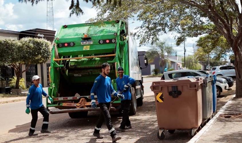 Saae recolhe contêineres de lixo sem função em Vilhena; projeto passará por readequação