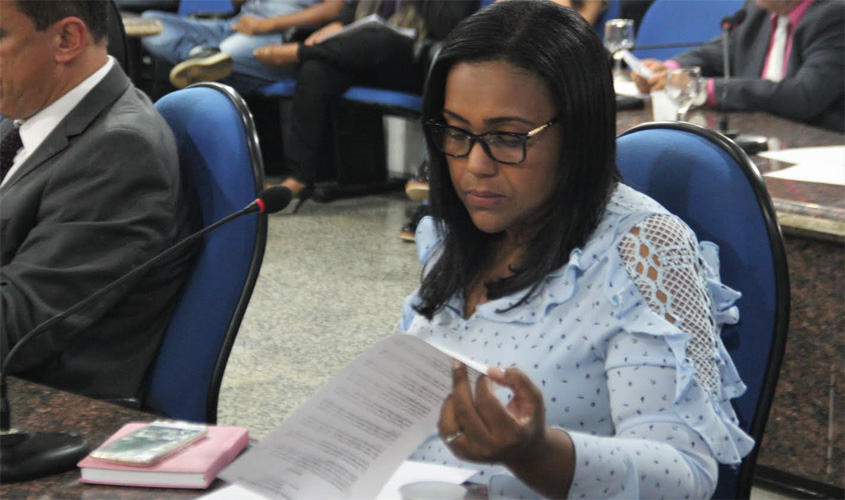 Contra o veto: Joelna Holder é solidária aos vigilantes em votação na Câmara