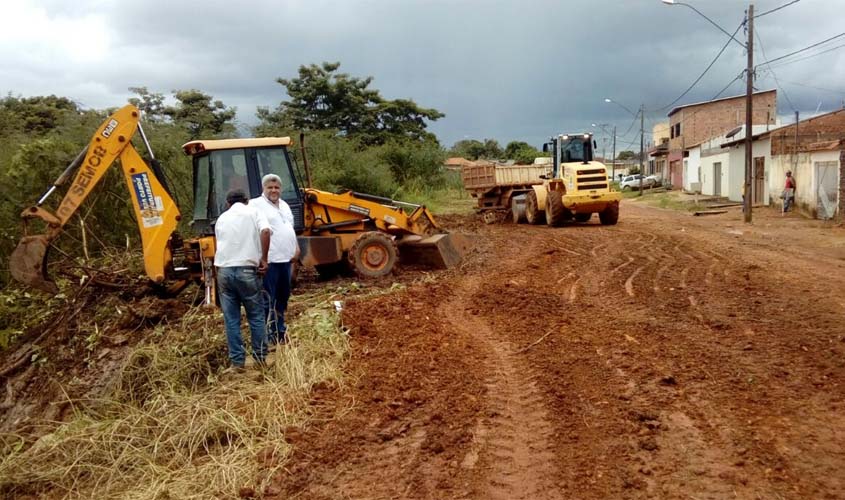 Moradores do Cohab dão exemplo e após limpeza, preservam canal