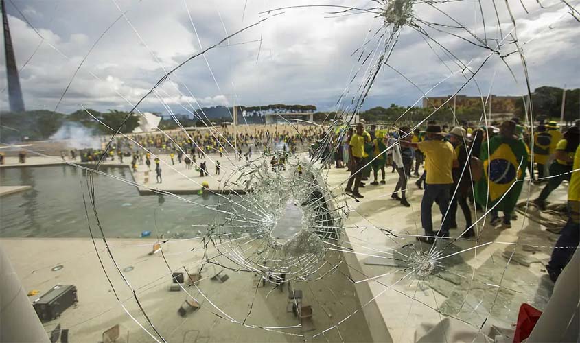 STF torna ré e mantém presa cúpula da PMDF pelos atos de 8 de janeiro