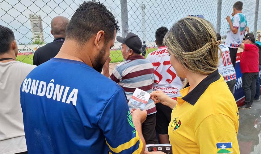 Detran-RO realiza ação educativa no estádio Aluízio Ferreira durante jogo da Copa do Brasil