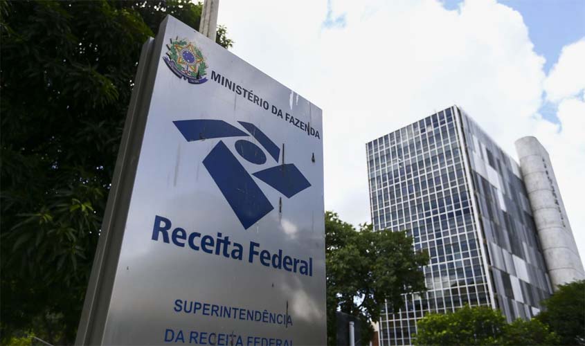 Multa imposta pela Receita Federal em pedido de compensação não homologado é inconstitucional