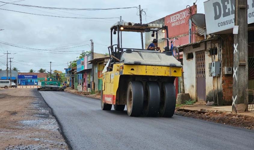 Pavimentação da Estrada dos Periquitos entra em fase final de execução