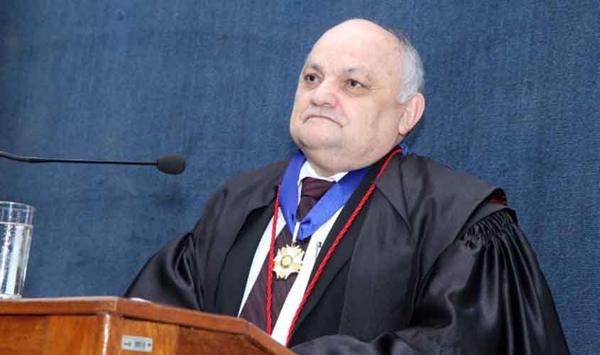 Aps 40 anos de dedicao ao MPRO Procurador de Justia Jackson Ablio de Souza se aposenta do cargo