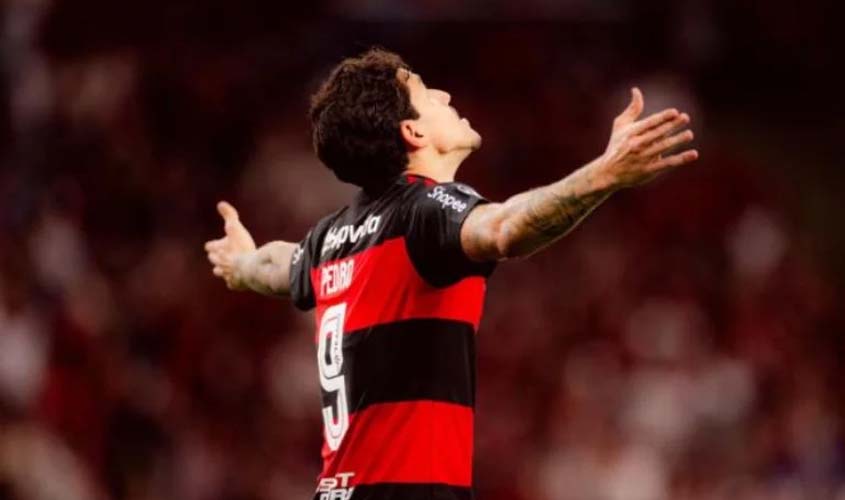 Pedro decide e Flamengo está nas oitavas de final