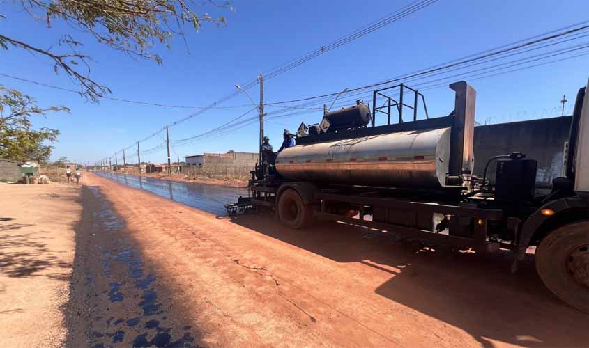 Avenida Calama recebe nova base e avança para etapa de pavimentação