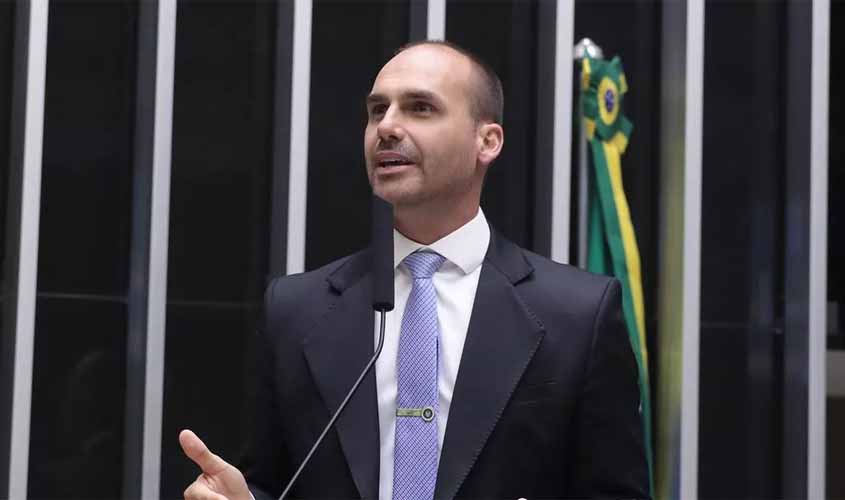 Eduardo Bolsonaro precisa ser cassado