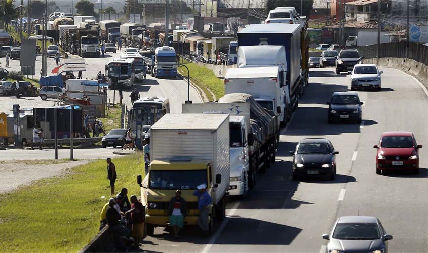 Moraes diz que multas a caminhoneiros não podem ser perdoadas