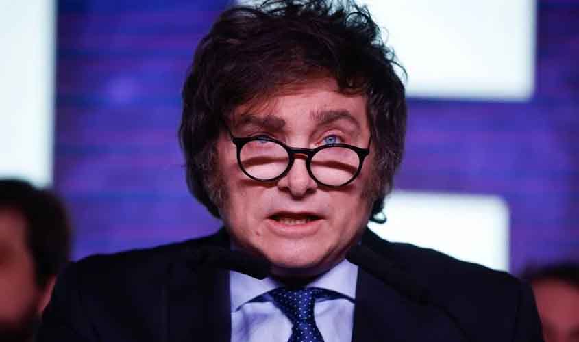 PF encontra no celular de Bolsonaro pedido de asilo a Milei