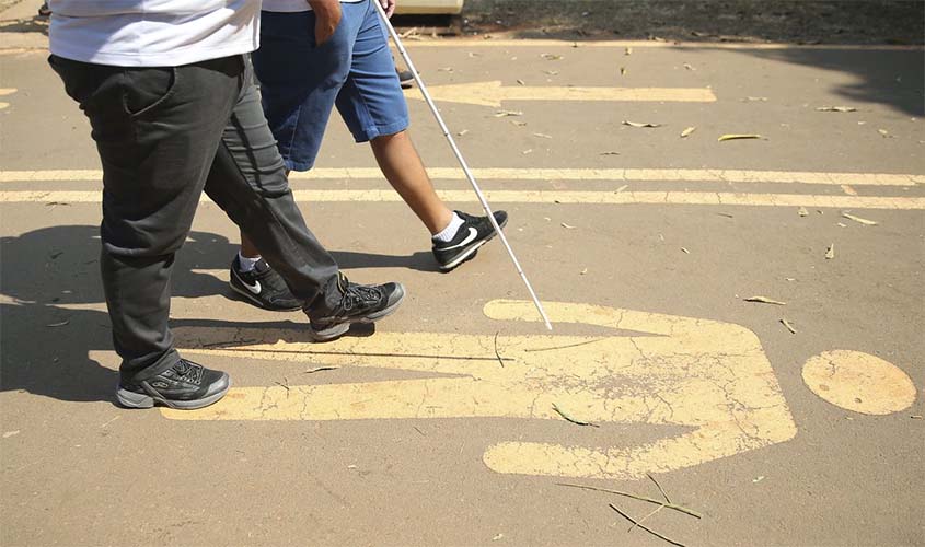 Caminhada em Brasília marca luta de deficientes por maior inclusão