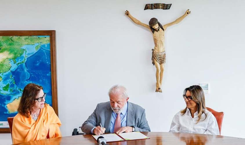 Deputada Cláudia de Jesus celebra nova lei que beneficia vítimas de violência doméstica