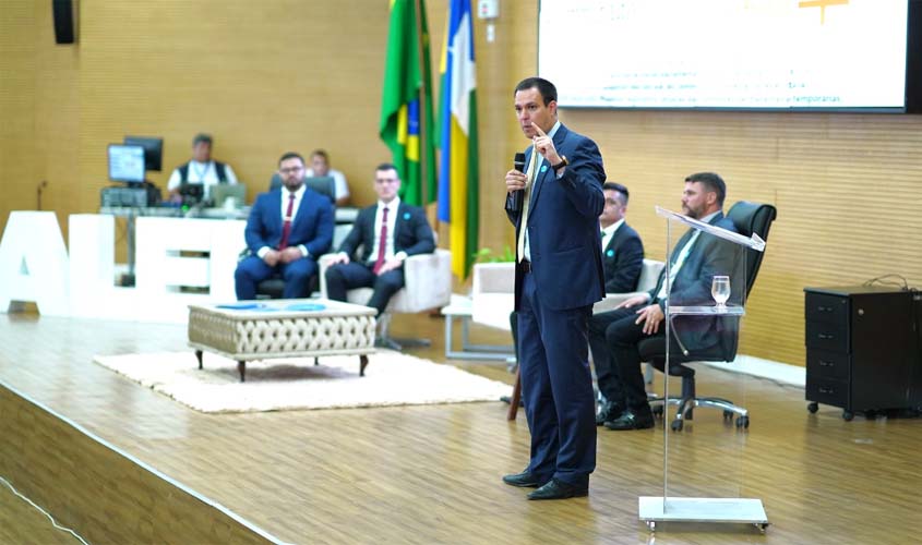 Consultor Legislativo João Trindade participa do Fórum das CCJR’s com tema 'Processo Legislativo Constitucional'