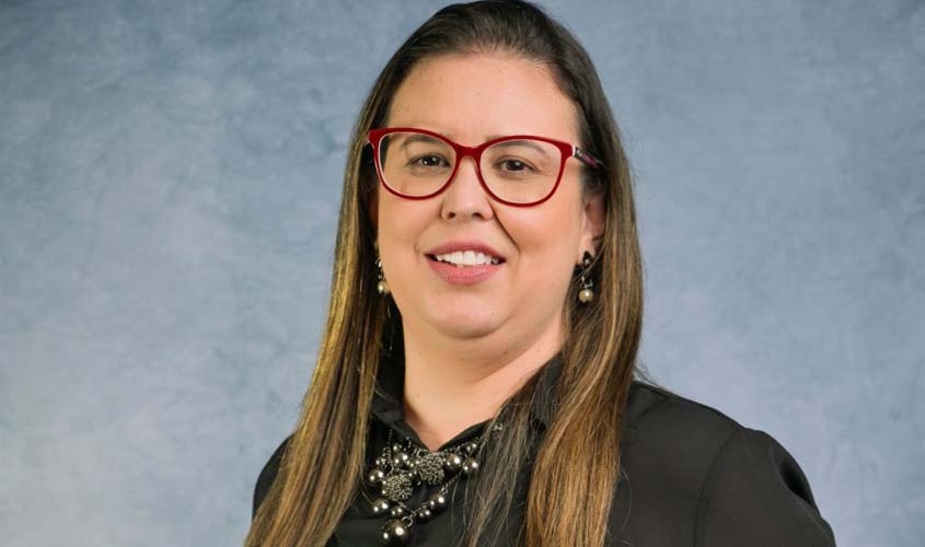 Especialista em Direito Trabalhista afirma que obrigar empresa de aplicativo a registrar motoristas é retrocesso 