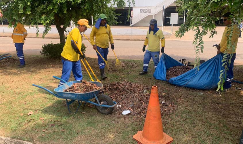 Prefeitura faz mutirões e serviços de roço em pontos distintos da capital