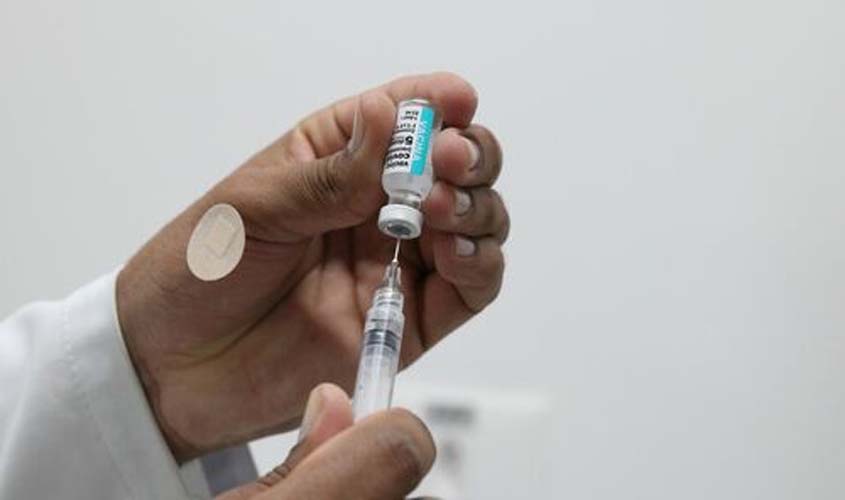 Vacina da Pfizer para crianças de 6 meses deve chegar ao Brasil na próxima semana
