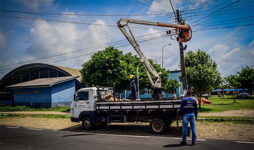 Semosp instala lâmpadas de LED na Praça dos Migrantes