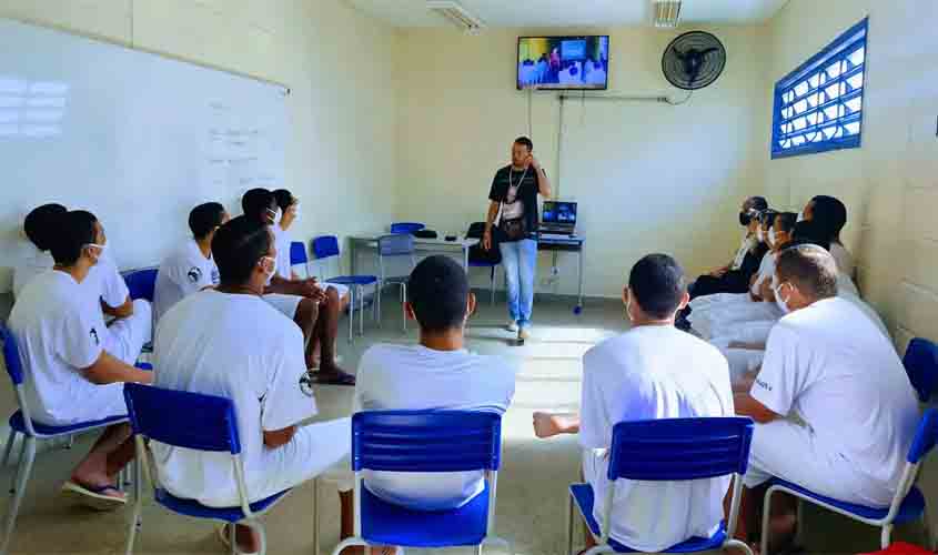 Conanda proíbe uso de armas letais em unidades socioeducativas