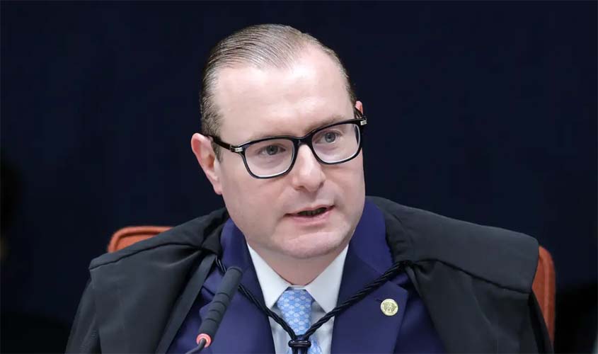 Zanin dá 2º voto para condenar núcleo de desinformaçã