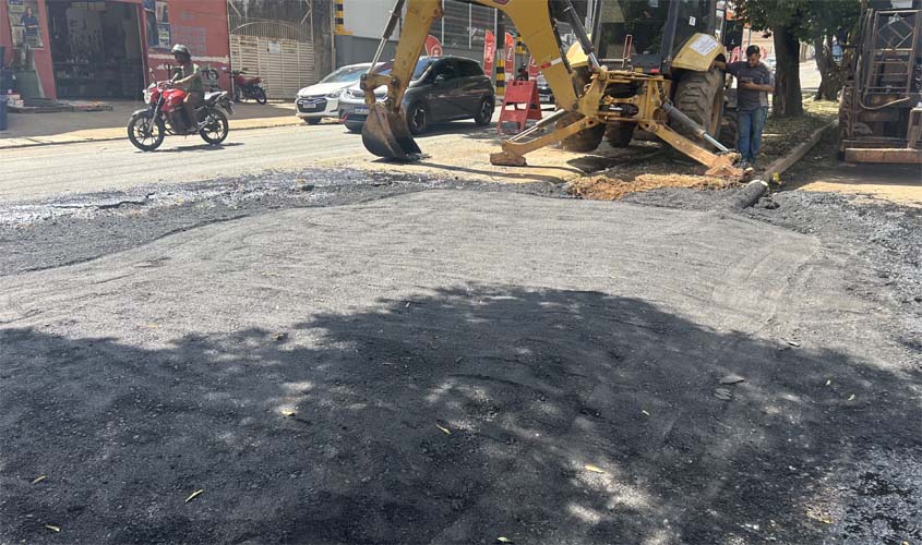Mais seis ruas recebem serviços de tapa-buracos no bairro Cohab
