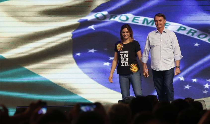 Michelle Bolsonaro chega a Brasília para primeira visita após eleição