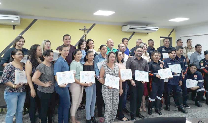 Servidores da UPA Leste e do Samu são homenageados na Câmara Municipal