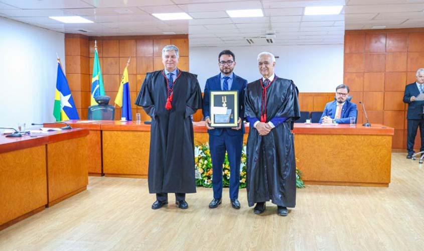MPRO recebe Medalha do Mérito Eleitoral no TRE-RO