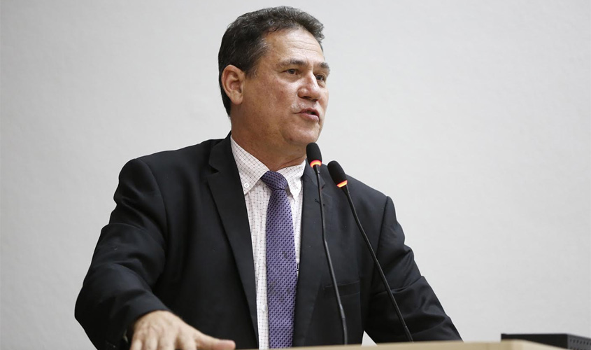 Maurão de Carvalho requer Voto de Repúdio ao Ministério da Educação