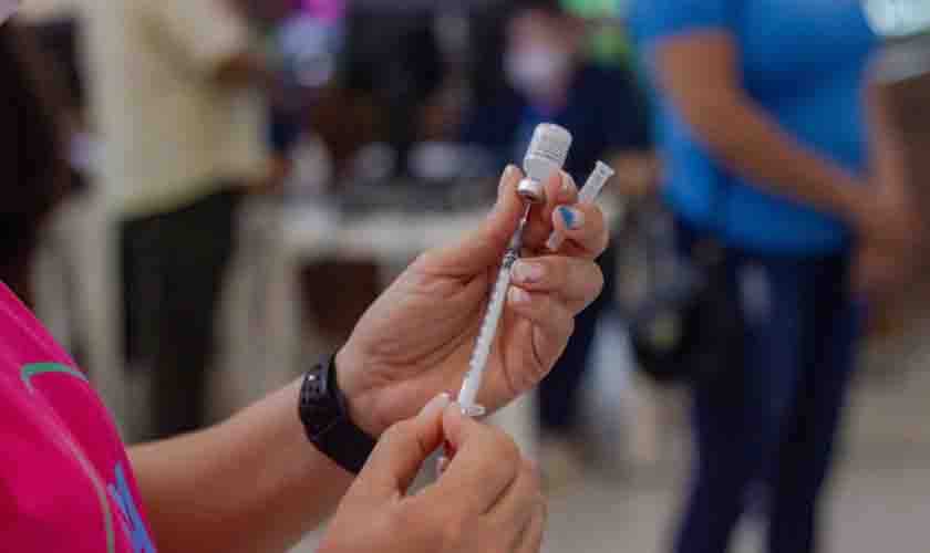 População é atendida com vacina em 20 pontos em Porto Velh
