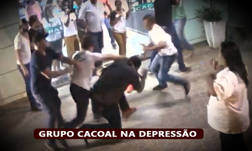 Em cidade de Rondônia, grupo de oposição à prefeita parte para a agressão física. IMAGENS FORTES EM VÍDEO 