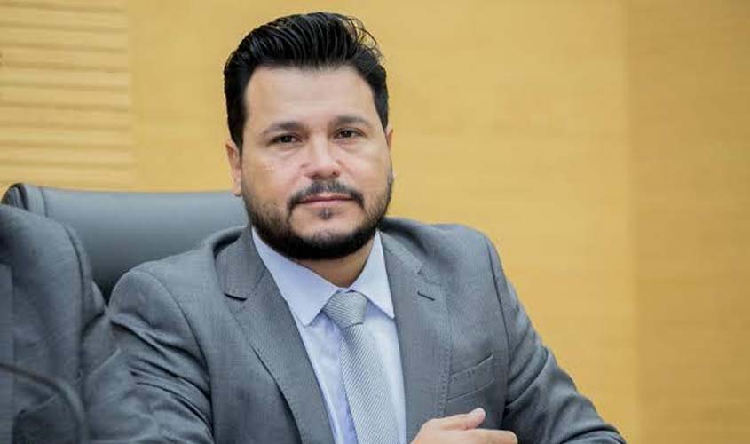 Presidente da Assembleia Legislativa de Rondônia, Marcelo Cruz, troca de partido e planeja formar nominata para fortalecer sua base política