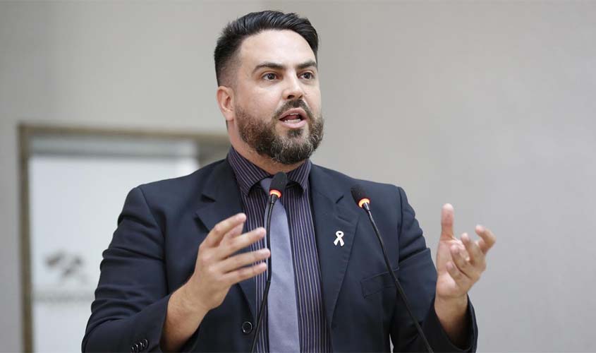 Léo Moraes propõe Medalha de Mérito Legislativo a coronel da PM