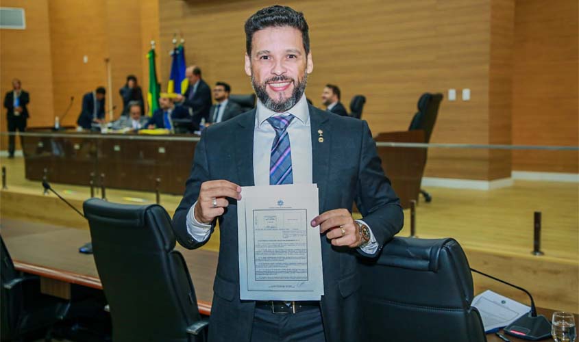 Delegado Camargo tem aprovado projeto que garante atendimento 24 horas na Delegacia da Mulher