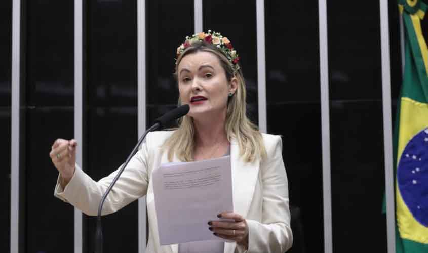 Projeto susta criação, pelo TSE, de centro de combate à desinformação eleitoral  Fonte: Agência Câmara de Notícias