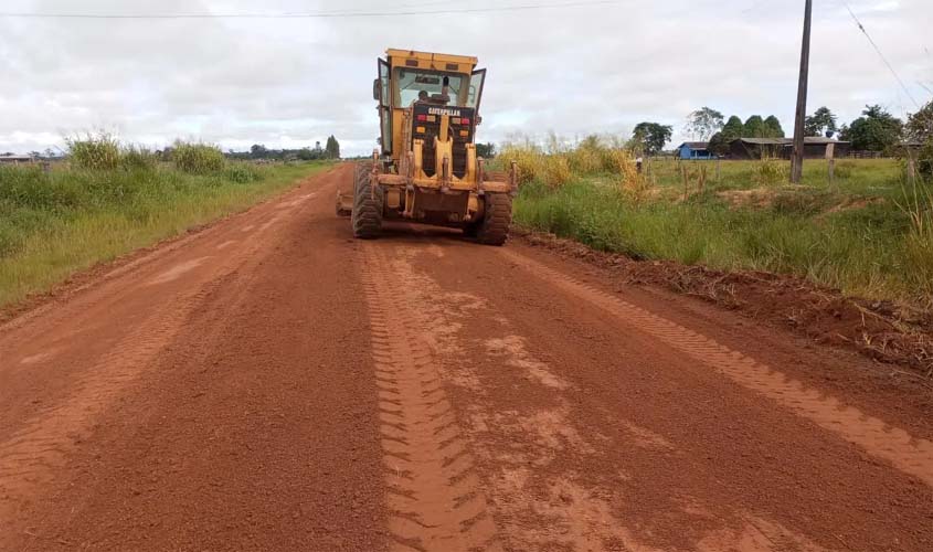 Governo de RO inicia recuperação de 84 km da RO-490